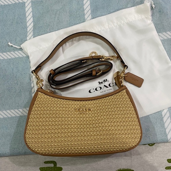 Coach Handbags - Coach Straw Hobo Bag in Natural/Cognac